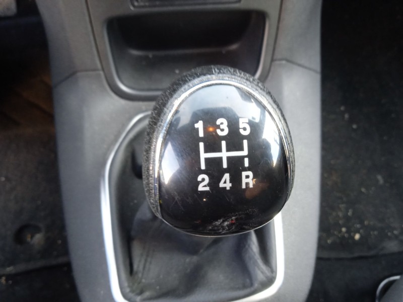 ford fiesta vi (cb1, ccn) del año 2015