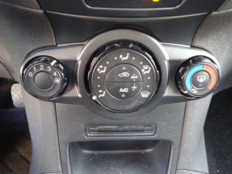 ford fiesta vi (cb1, ccn) del año 2015