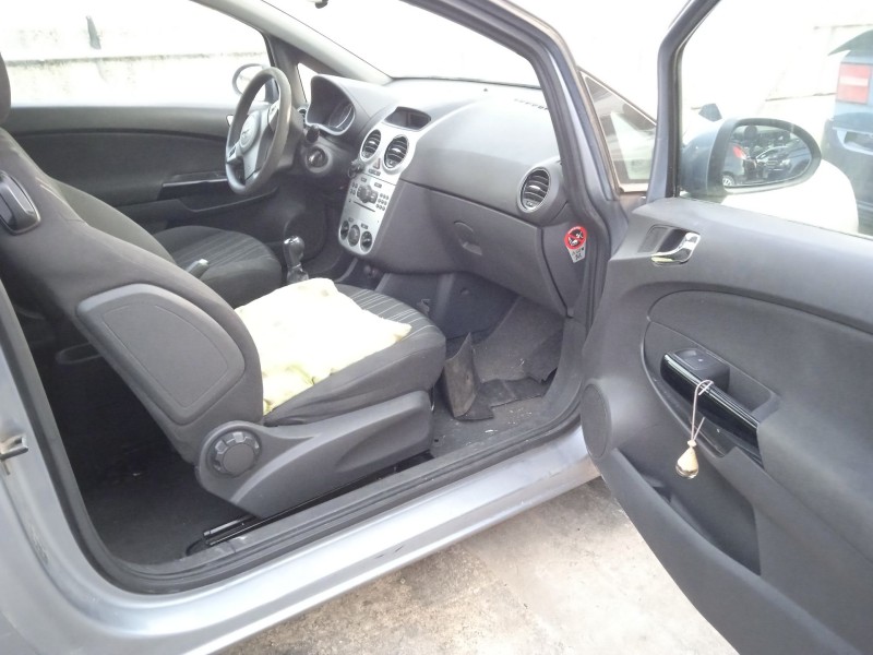 opel corsa d (s07) del año 2009