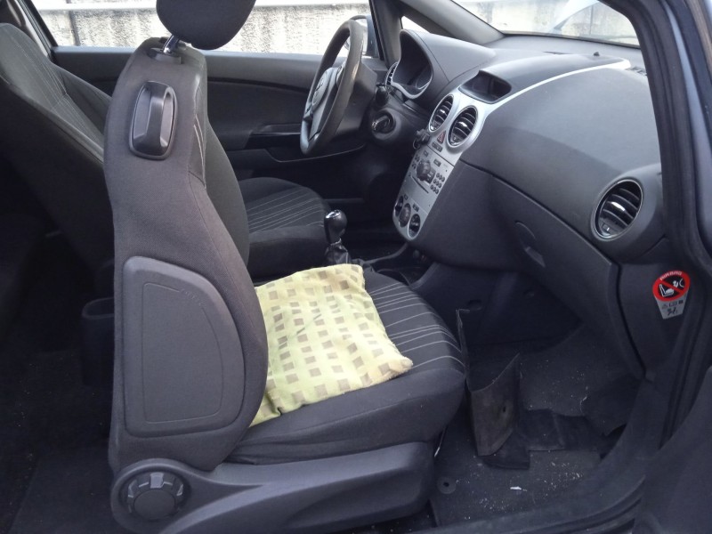 opel corsa d (s07) del año 2009