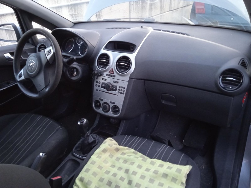 opel corsa d (s07) del año 2009