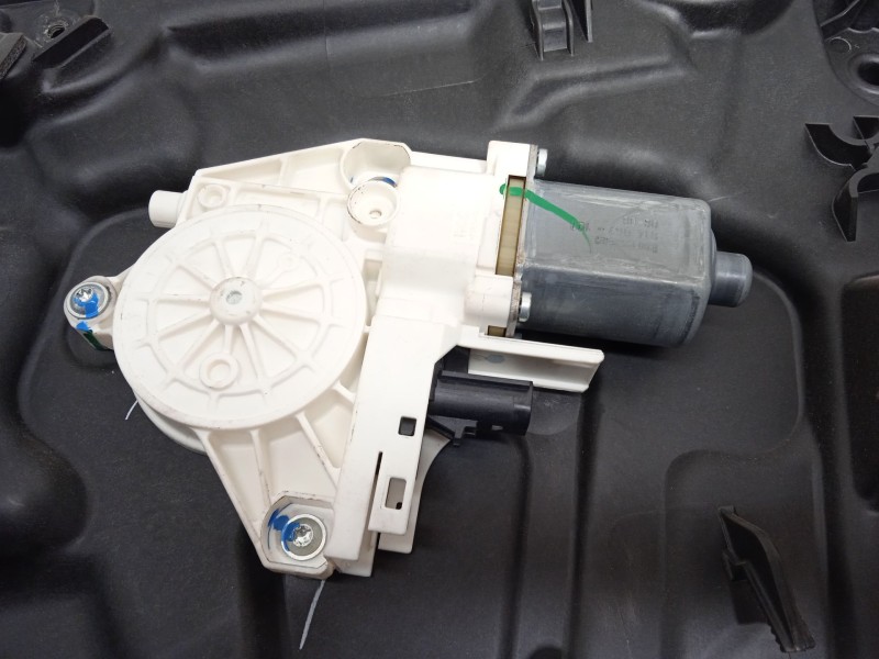 Recambio de elevalunas delantero derecho para dodge journey 2.0 crd referencia OEM IAM 68043728AA 68043734AA 