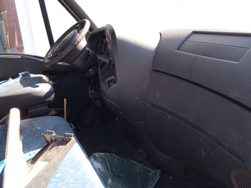 iveco daily vi caja/chasis del año 2001