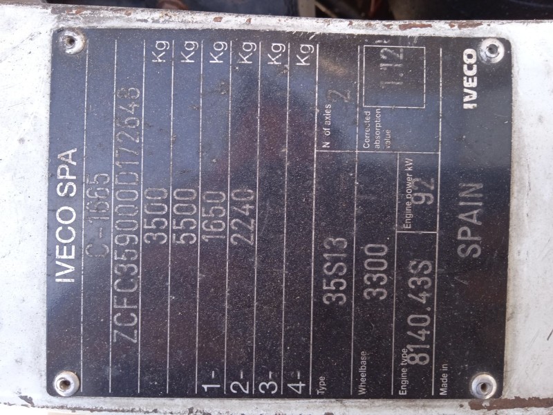 iveco daily vi caja/chasis del año 2001