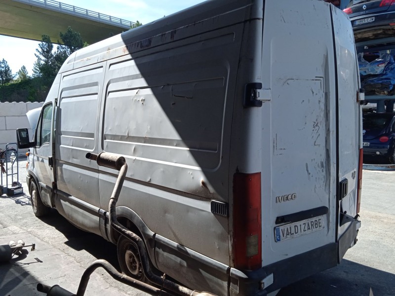 iveco daily vi caja/chasis del año 2001