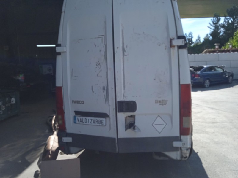 iveco daily vi caja/chasis del año 2001
