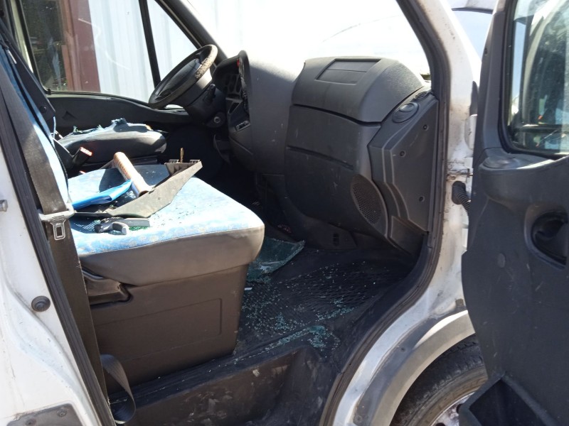 iveco daily vi caja/chasis del año 2001