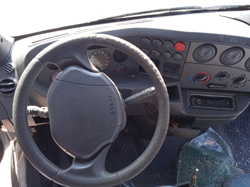 iveco daily vi caja/chasis del año 2001