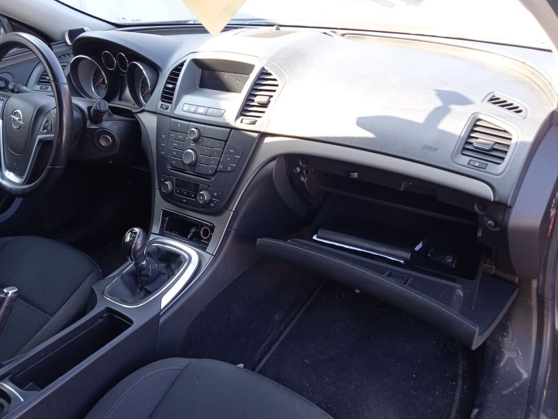 opel insignia a (g09) del año 2011