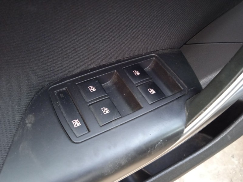 opel insignia a (g09) del año 2011