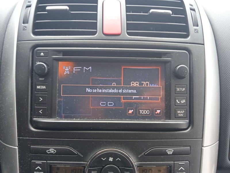 toyota auris (_e15_) del año 2012