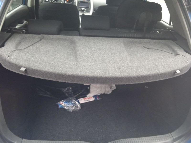 toyota auris (_e15_) del año 2012