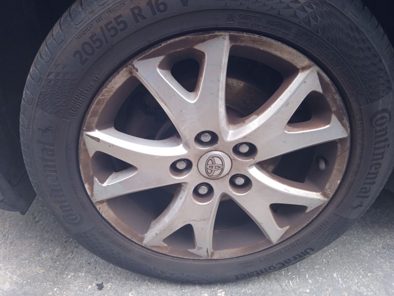 toyota auris (_e15_) del año 2012