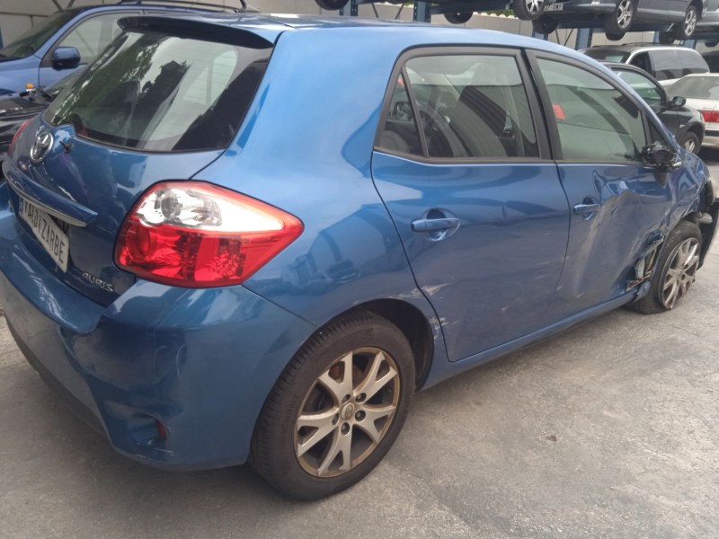 toyota auris (_e15_) del año 2012