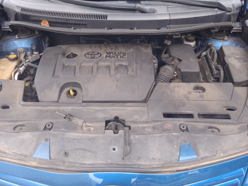 toyota auris (_e15_) del año 2012