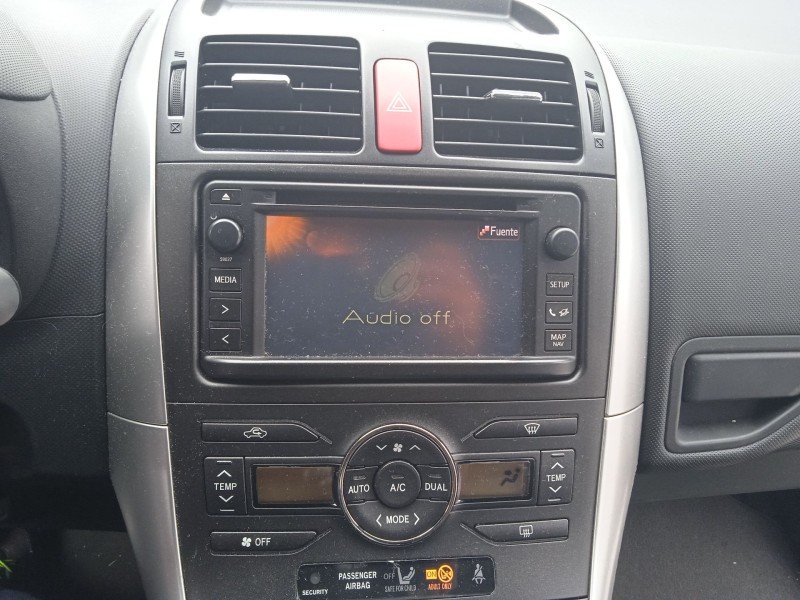 toyota auris (_e15_) del año 2012