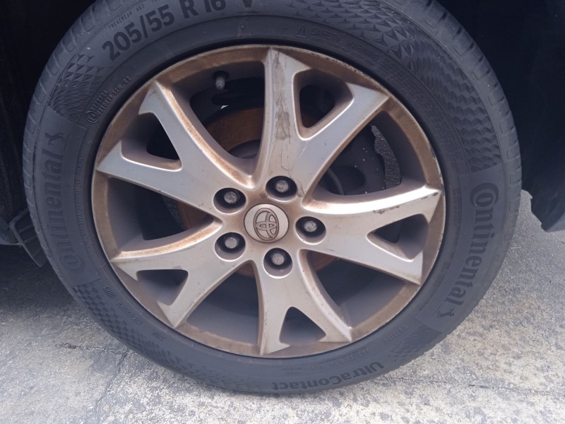 toyota auris (_e15_) del año 2012