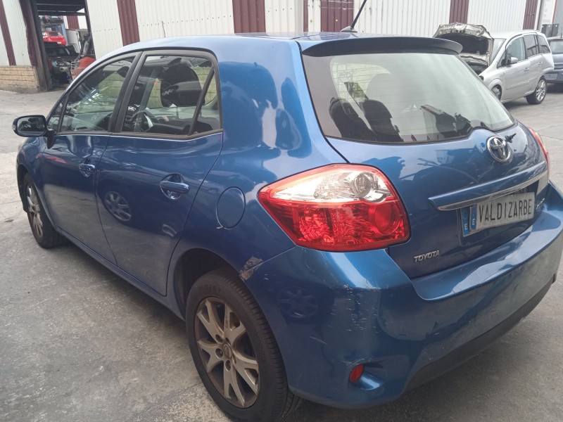 toyota auris (_e15_) del año 2012