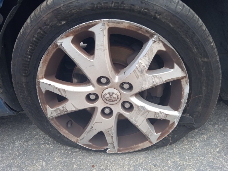 toyota auris (_e15_) del año 2012