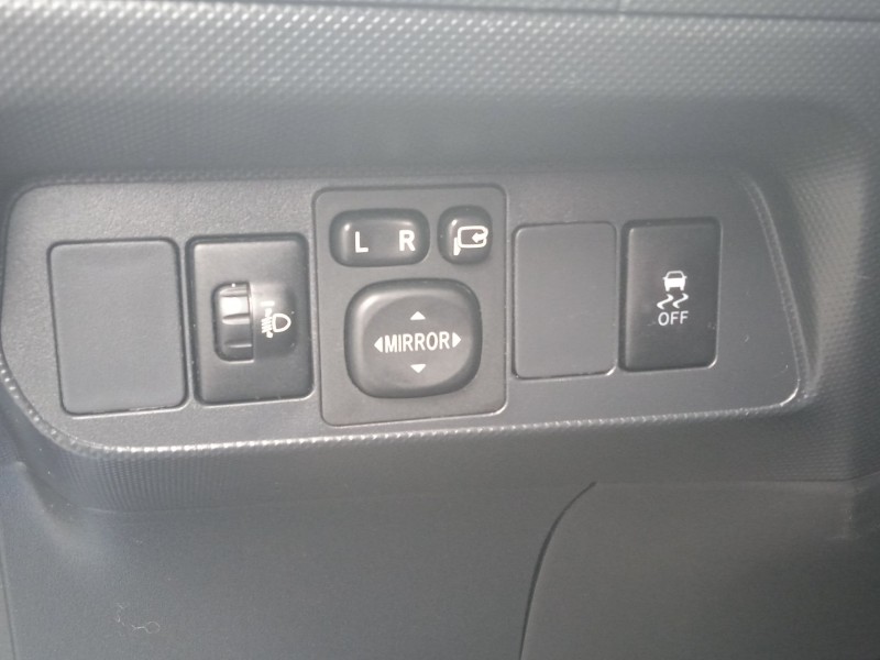 toyota auris (_e15_) del año 2012