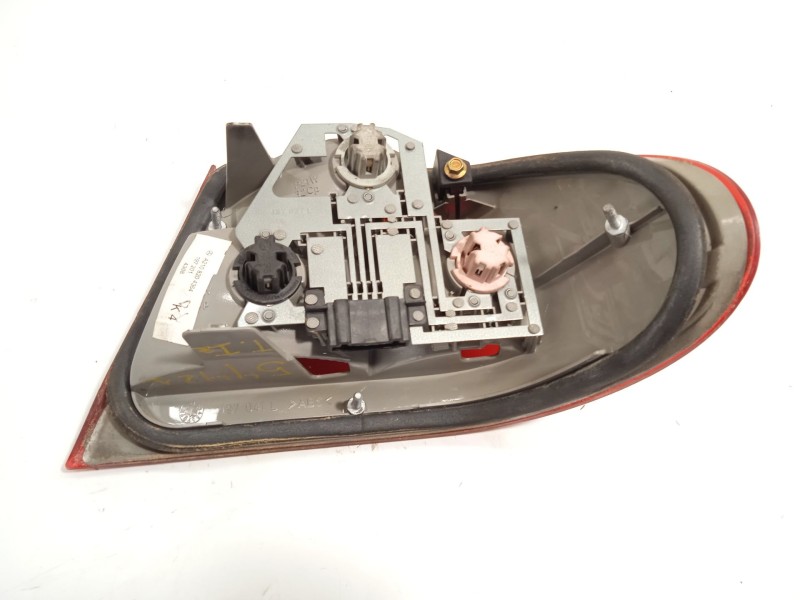 Recambio de piloto trasero izquierdo para mercedes-benz clase e (w210) e 240 (210.061) referencia OEM IAM A2108204364  