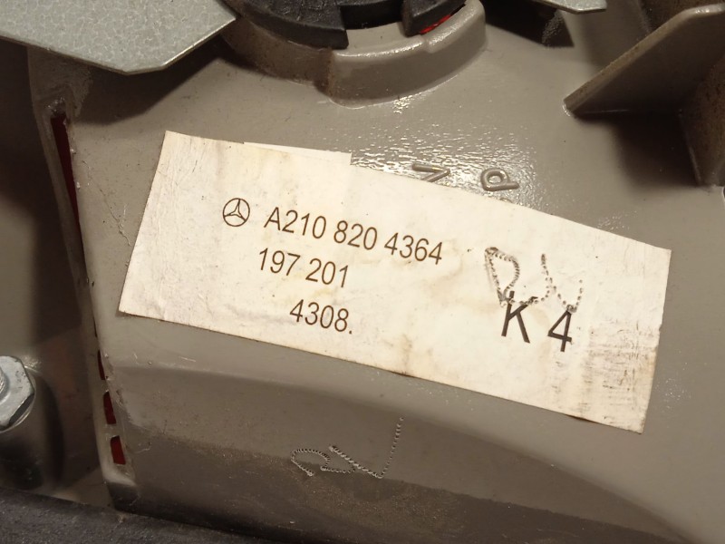 Recambio de piloto trasero izquierdo para mercedes-benz clase e (w210) e 240 (210.061) referencia OEM IAM A2108204364  