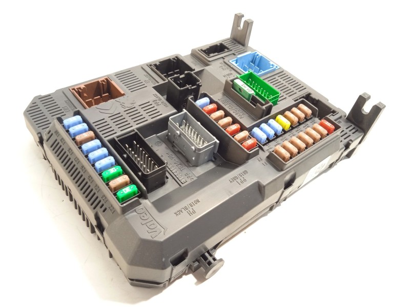Recambio de caja reles / fusibles para citroën c4 cactus 1.2 thp 110 referencia OEM IAM 9807531680 1612139080 