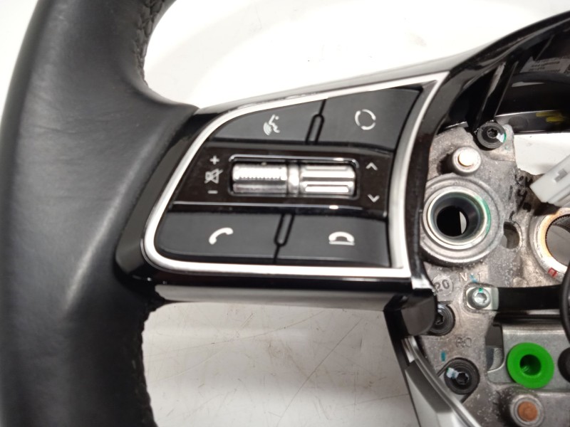 Recambio de volante para kia xceed (cd) 1.5 t-gdi referencia OEM IAM 56100J7040CEP  