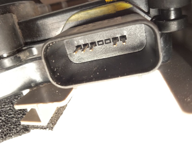 Recambio de cerradura puerta trasera derecha para kia xceed (cd) 1.5 t-gdi referencia OEM IAM 81420J7300  