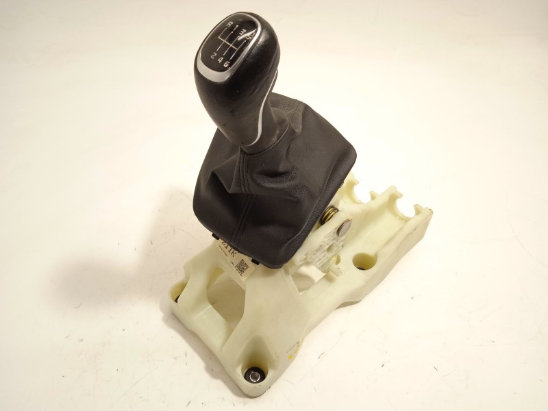 Recambio de palanca cambio para kia xceed (cd) 1.5 t-gdi referencia OEM IAM 43700J7115WK  