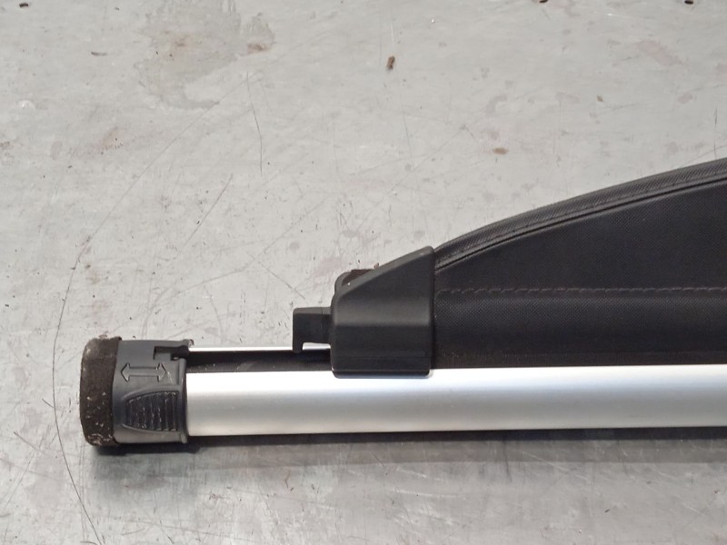 Recambio de bandeja trasera para kia carens iv 1.7 crdi referencia OEM IAM 85910A4000WK  