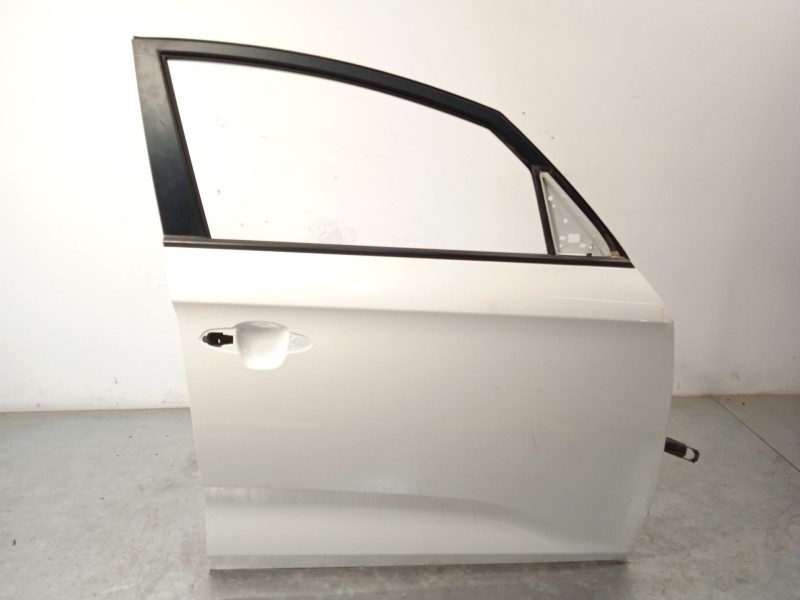 Recambio de puerta delantera derecha para kia carens iv 1.7 crdi referencia OEM IAM 76004A4000  