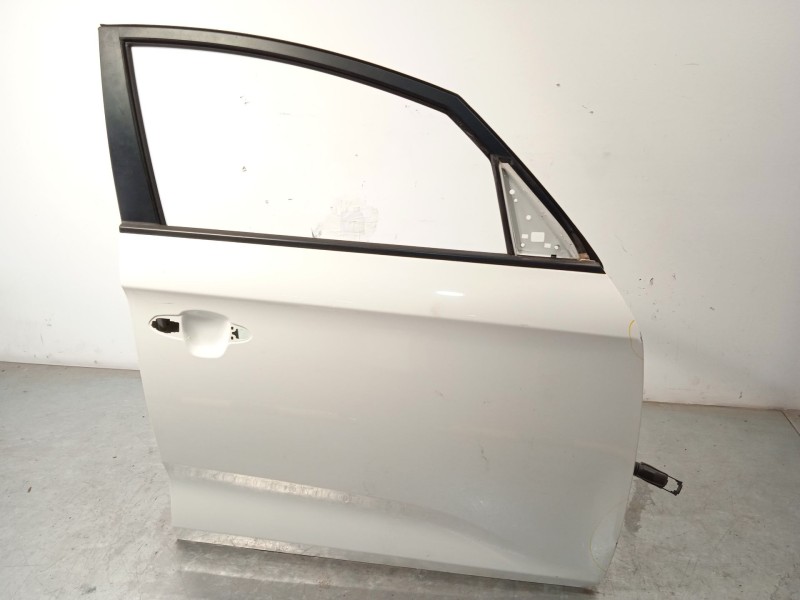 Recambio de puerta delantera derecha para kia carens iv 1.7 crdi referencia OEM IAM 76004A4000  