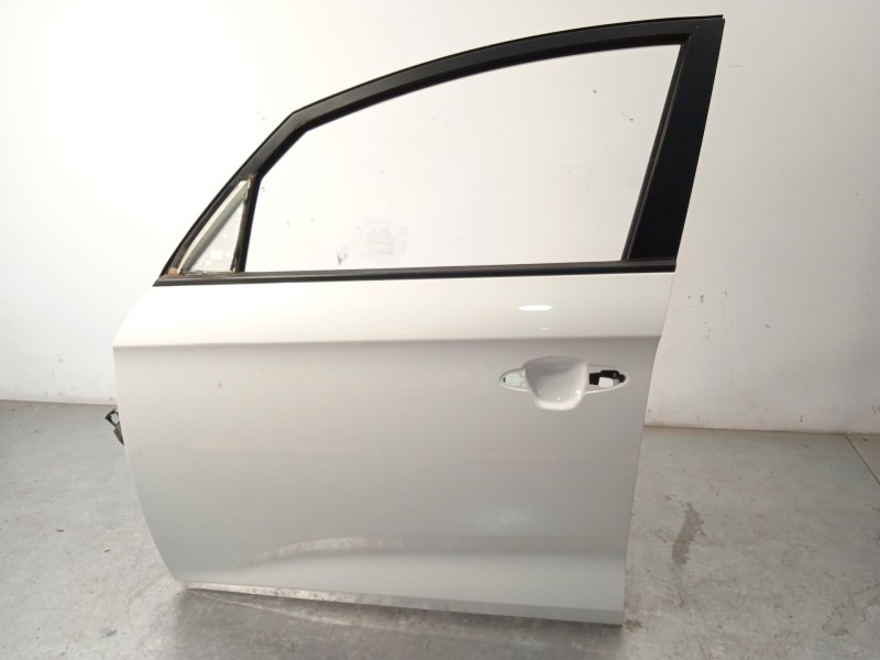 Recambio de puerta delantera izquierda para kia carens iv 1.7 crdi referencia OEM IAM 76003A4000  