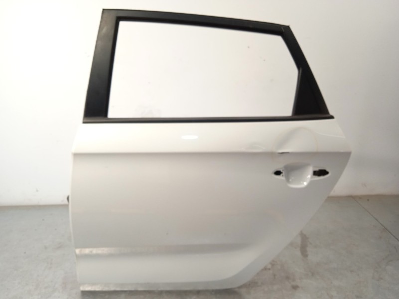 Recambio de puerta trasera izquierda para kia carens iv 1.7 crdi referencia OEM IAM 77003A4000  