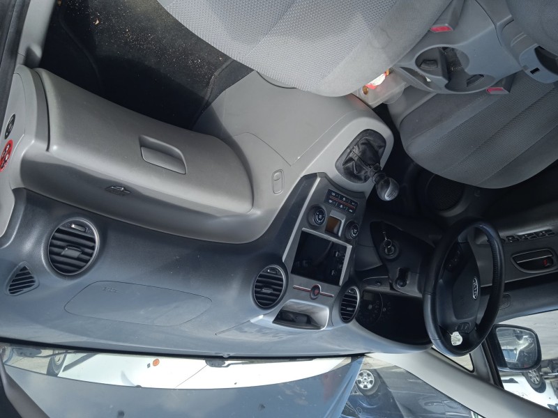 kia carens iii monospace (un) del año 2009