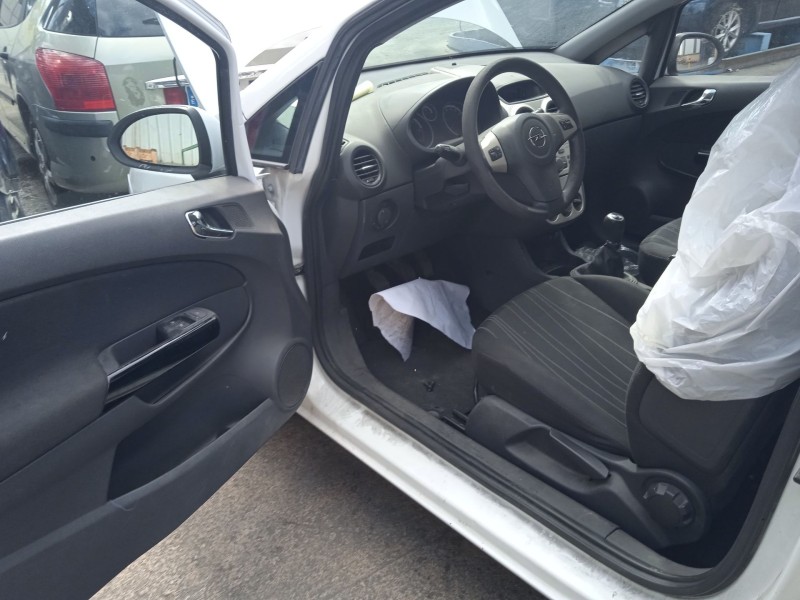 opel corsa d (s07) del año 2006