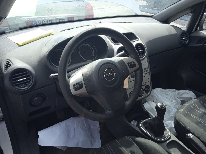 opel corsa d (s07) del año 2006