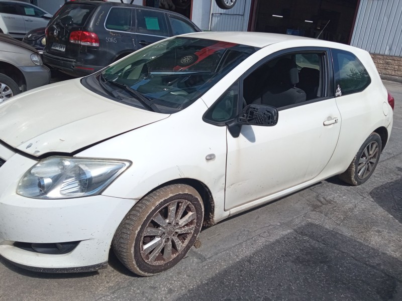 toyota auris (_e15_) del año 2008