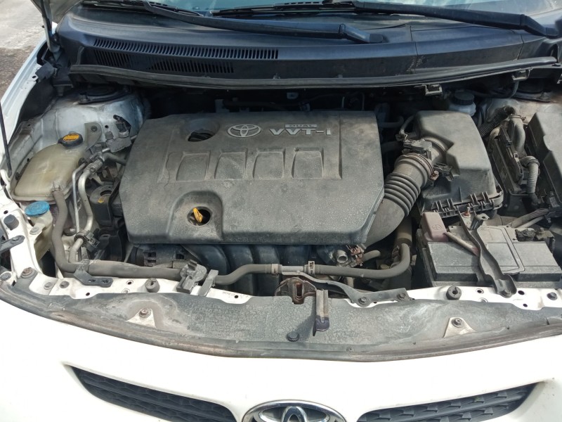 toyota auris (_e15_) del año 2008