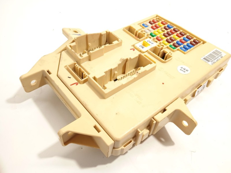 Recambio de caja reles / fusibles para kia carens iv 1.7 crdi referencia OEM IAM 91950A4510  