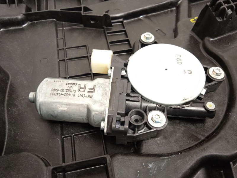 Recambio de elevalunas delantero derecho para kia carens iv 1.7 crdi referencia OEM IAM 82480A4280 82460A4000 