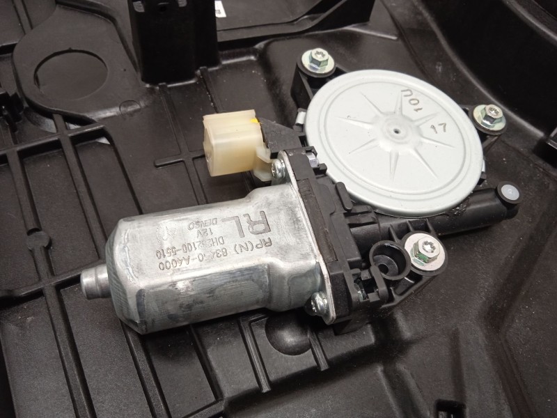 Recambio de elevalunas trasero izquierdo para kia carens iv 1.7 crdi referencia OEM IAM 83470A4020 83450A4000 