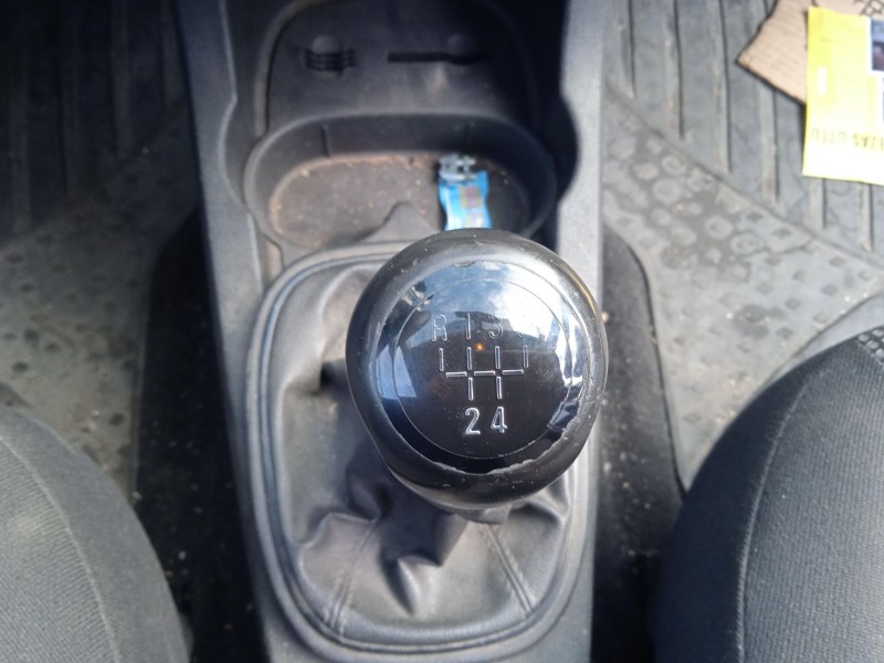 opel corsa d (s07) del año 2010