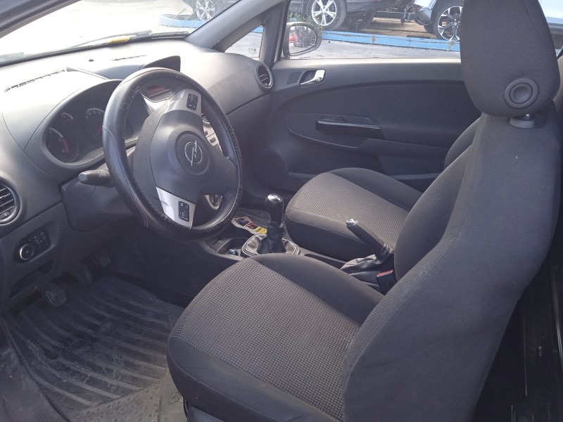 opel corsa d (s07) del año 2010