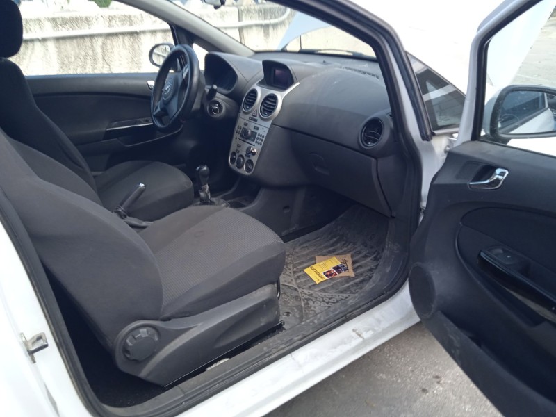 opel corsa d (s07) del año 2010