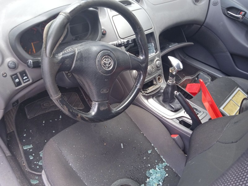 toyota celica coupé (_t23_) del año 2000