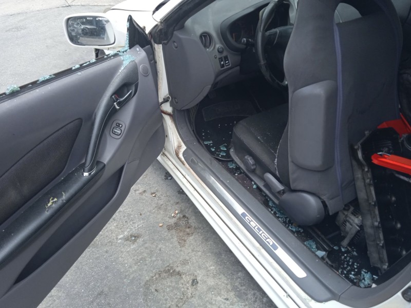 toyota celica coupé (_t23_) del año 2000