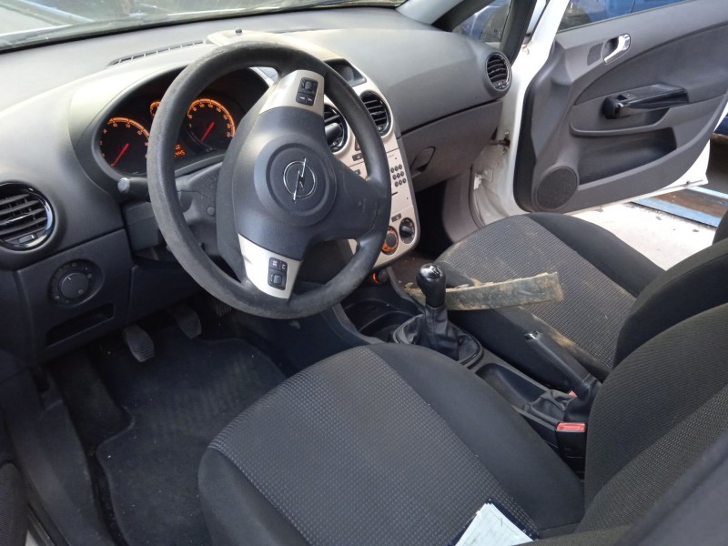 opel corsa d (s07) del año 2009