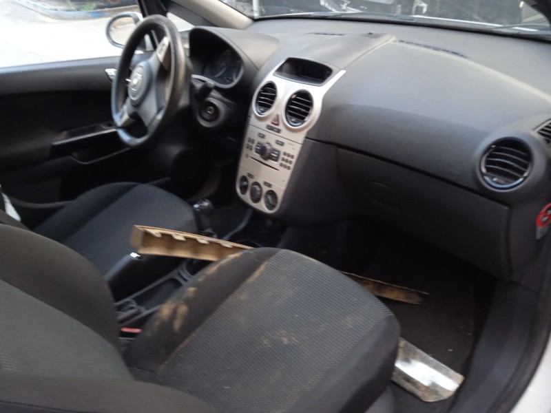 opel corsa d (s07) del año 2009
